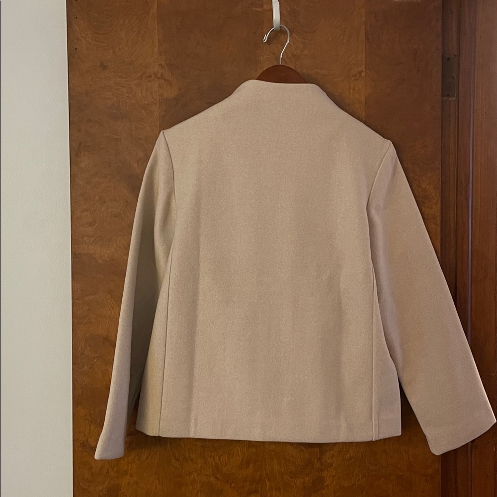 Women’s Banana Republic Jacket - Picture 3 of 7